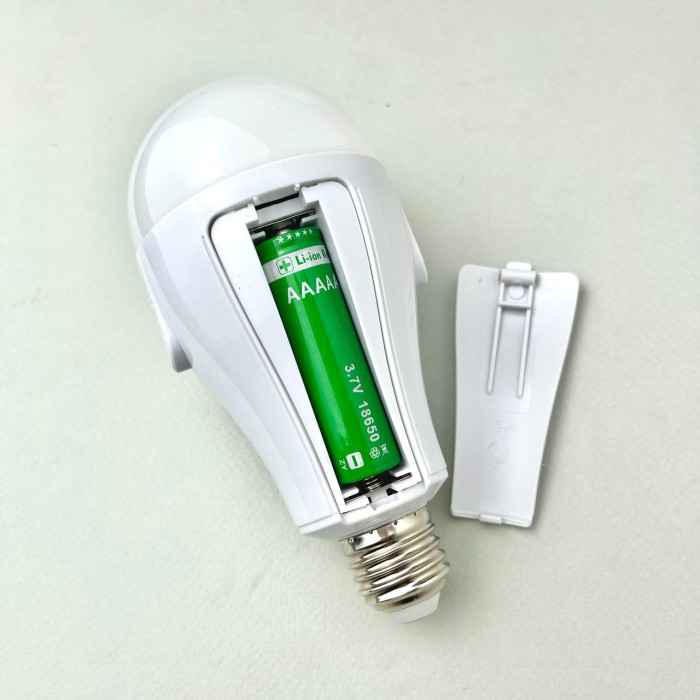Світлодіодна лампа LED FAT-3920 E27 20W з 2 акумуляторами
