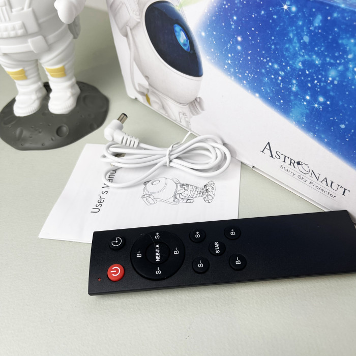 Светильник-проектор Астронавт Starry Sky RGB + пульт 