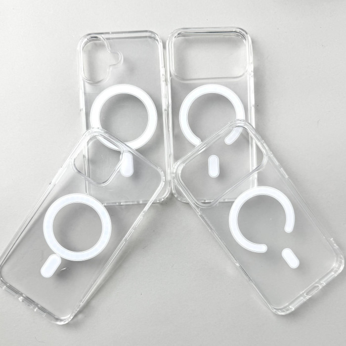 Чехол с магнитом MagSafe Clear Case для iPhone 13